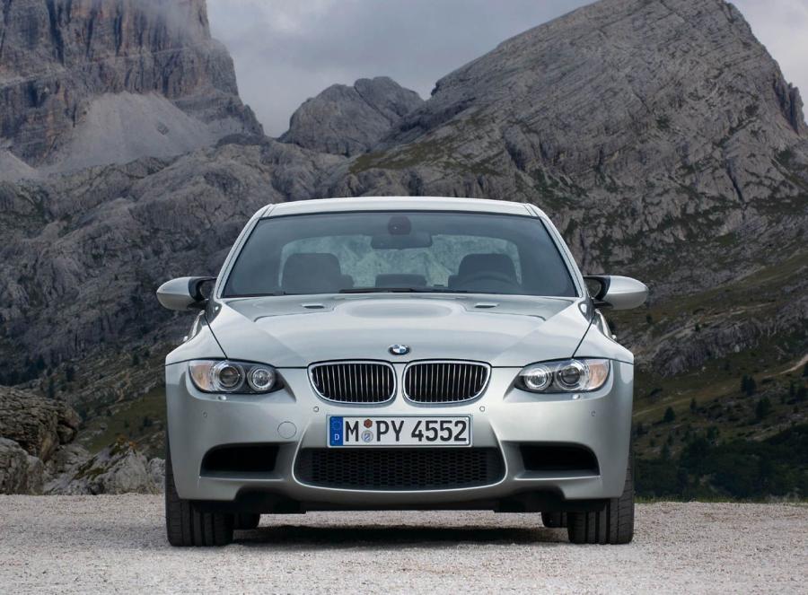  BMW M3 Sedan 2008 года  (фото 39 из 85)